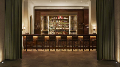 For couples who like to do it all and see it all, in the middle of it all, stay at the 5-star Refinery Hotel in the heart of Manhattan.