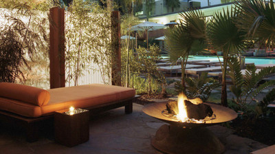 For partners who want to see and be seen, the famous Hollywood Roosevelt is where vintage glamour meets modern luxury, right on the Hollywood Walk of Fame.