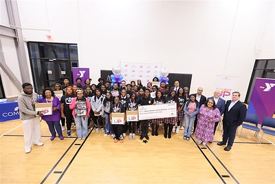 Comcast announces a $30,000 grant to support the YMCA of Memphis & the Mid-South’s Future Ready: Digital Skills for Tomorrow’s Workforce program at the Georgette & Cato Johnson YMCA in Whitehaven.