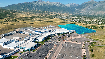 Rendering of early plans for Texas Instruments’ next 300-millimeter semiconductor wafer fab, next to the company's existing fab, in Lehi, Utah.