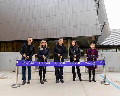 John McLaughlin (KLA), Jeneanne Hanley (KLA Board), Rick Wallace (KLA), Michigan Governor Gretchen Whitmer, Diane O’Connell (Ann Arbor Township) perform the ribbon cutting