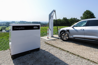 ADS-TEC Energy (ADSE), a global leader in battery-buffered, ultra-fast charging technology, today announced that Smart City Capital will be deploying more than 200 ADS-TEC Energy ultra-high-speed ChargeBox electric vehicle (EV) charging stations throughout Florida. This is the single largest order of ADS-TEC Energy ChargeBox units to date in the U.S., and an extension of Smart City Capital‘s initial order announced in late 2021.