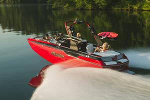 Malibu Boats M220