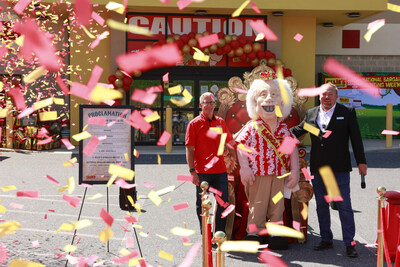 Ollie’s named the 2025 Official Destination of National Bargain Hunting Week during crowning ceremony for Ollie, the Bargain King!