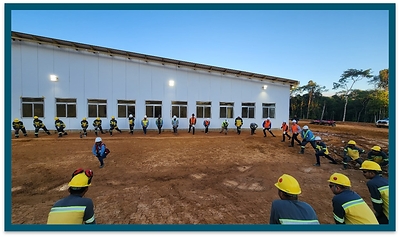 Figure 11 – Daily Morning Safety Meeting and Ergonomic Exercises (CNW Group/G Mining Ventures Corp)