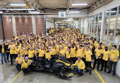 Employees at the BRP plant in Valcourt, Quebec wear yellow to ride out intimidation. (CNW Group/BRP Inc.)