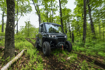 The all-new 2026 Can-Am Traxter HD11 raises the bar for the ute-rec side-by-side category. (CNW Group/BRP Inc.)