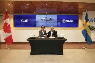 In the picture (left to right): Matthew Bromberg, President and CEO, CAE; Micael Johansson, President and CEO, Saab (CNW Group/CAE Inc.)