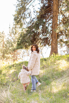 Jillian Harris wearing the Joe Fresh X Jillian Harris collection (CNW Group/Loblaw Companies Limited - Joe Fresh)