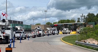 Hydro One’s U.S. utility partners arrive at Thousand Islands International Bridge (CNW Group/Hydro One Inc.)
