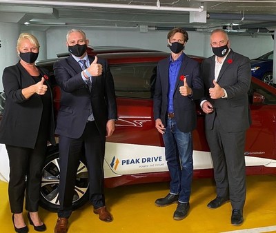 From left to right: Carla Nell, Vice President of Corporate Relations, Stakeholder Engagement and Innovation, IESO, Jason Fitzsimmons, Chief Corporate Affairs and Customer Care Officer, Hydro One, Matthew Sachs, Chief Operating Officer, Peak Power, and Minister of Energy, Todd Smith announce the innovative EV pilot program. (CNW Group/Hydro One Inc.)