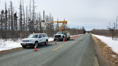 Bell Aliant crew restoring service to customers after an incident of copper theft in New Brunswick. (CNW Group/Bell Canada)