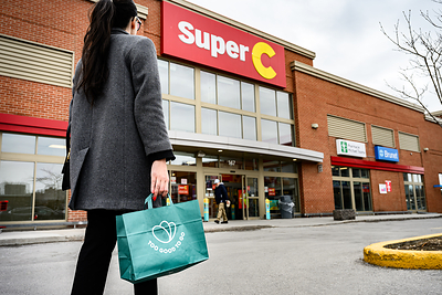 All 113 Super C stores are now offering surprise bags of unsold food for a fraction of the price. (CNW Group/METRO INC.)