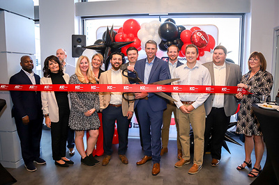 Simmons Bank Kansas City team celebrates grand opening