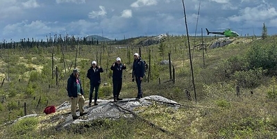 Photo 2: Multiple spodumene pegmatite outcrops over approximately 425 m trend at CV9. (CNW Group/Patriot Battery Metals Inc)
