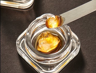 Greybeard Live Resin Diamonds & Sauce (CNW Group/Aurora Cannabis Inc.)