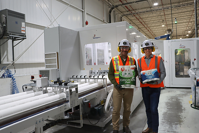 Hugues Simon, President and Chief Executive Officer of Cascades, with Jérôme Porlier, Executive Vice-President, Tissue. (CNW Group/Cascades Inc.)