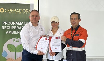 Photo: Left: Juan Carlos Marin, Bureau Veritas (BV), Trade Executive; Middle: Liliana Maria Taborda, Corantioquia Director; Right: Héctor Manuel Meléndez, Soma’s Colombia Country Manager (CNW Group/Soma Gold Corp.)