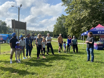 Cogeco employees in Ontario, Québec and in the United States at work during 1Cogeco Community Involvement Day #Cogecommunity (CNW Group/Cogeco Inc.)
