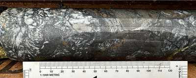 Image 1: 7.82 g/t Au, 3050 g/t Ag, 5.0% Sb, 1.0% Pb, 5.3% Zn ( 4859 g/t AgEq*) over 0.15 m in GH25-05 (CNW Group/Metallis Resources Inc.)