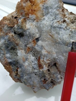 Figure 5: Quartz-sulphide vein and colloform banded quartz matrix breccia float from Kerefa Prospect (CNW Group/Kainantu Resources Ltd.)
