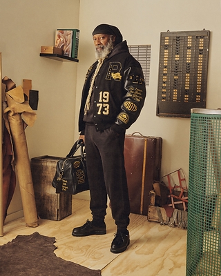 ROOTS 50TH ANNIVERSARY COMMEMORATIVE COLLECTION CAMPAIGN (CNW Group/Roots)