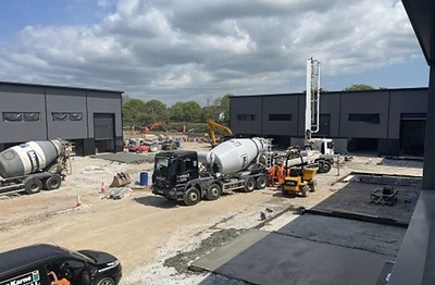 Concrete Pour Pictures (CNW Group/Black Swan Graphene Inc)