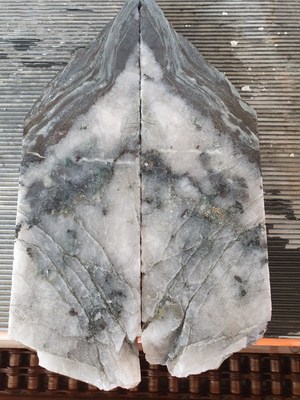 Figure 1b: Photograph of visible gold mineralization in drill hole EH002 at 72.54 meters. (CNW Group/Leviathan Gold Ltd)