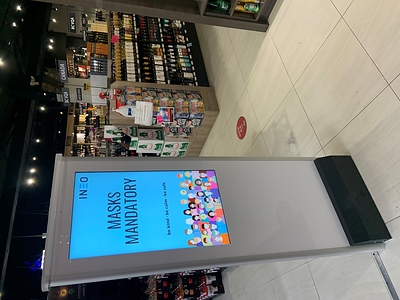 An INEO Welcoming System located in an INEO partner retailer. (CNW Group/INEO Tech Corp.)