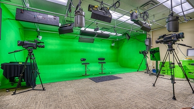 Studio B: (Green Screen)
26’(W) x 24’(L) x 10’(H) (CNW Group/Asian Television Network International Limited)
