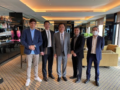 From left to right, Maximillian Weinberg, Dr. Duke Fu,  the Right Honorable Mr. Anutin Charnvirakul (Minster of Public Health), Hanoz Kapadia, Dan Pathomvanich (CEO NR Instant Produce PCL) (CNW Group/Australis Capital Inc.)