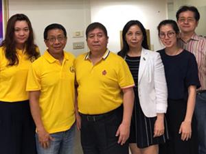 Mr. He Siang Yang, President of EOS Inc. (Third from the left), Ms. Linna Chi, Chief Senior Consultant (Third from the right) and the consultant team