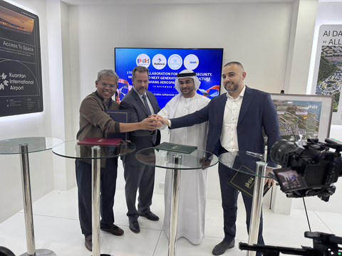 Signing ceremony representatives (left to right): Prof. Adjunct M. Nurazmi Abas, CEO, PAC; Robert Wedertz, SVP, BigBear.ai; Mohammed Bin Jumah, CEO, Vigilix; Saeed Al Qassimi, Vice Chairman, Easy Lease