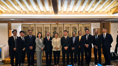 Gabriel India Limited (GIL) has signed a landmark joint venture with SK Enmove, part of South Korea’s US$148 billion SK Group, marking a major step in its transformation into a diversified automotive systems and components leader. The signing ceremony in Seoul was graced by Mrs. Anjali Singh, Executive Chairperson, Gabriel India Limited and ANAND Group, Mr. Jaisal Singh, Vice Chairman, ANAND Group, and Mr. Mahendra Kumar Goyal, Group CEO, ANAND, along with SK Group executives