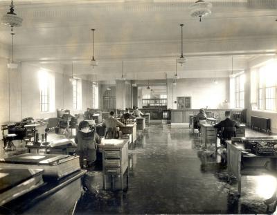 A photo of Manulife’s Mortgage Department in 1925. Note: The typewriters, bound paper volumes, and hardly a telephone in sight. (CNW Group/Manulife Financial Corporation)