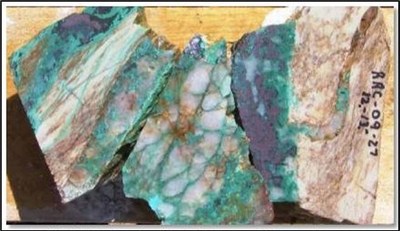 Figure 2: Core from drill hole RRC09-27 grading 11.12% copper over 8.5 feet (2.6 m). Supergene chalcocite, copper pitch oxide rim, chrysocolla, malachite. Source: World Copper Ltd. (CNW Group/Electric Royalties Ltd.)