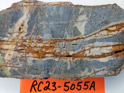 Figure 2. Cut sample from outcrop in Conquest Zone showing a distinct crustiform-colloform banded quartz vein cross cutting another phase of quartz-(adularia) vein. Both are hosted within an intensely silicified, brecciated and pyritic rock of assumed basaltic origin. (CNW Group/Northern Shield Resources Inc.)