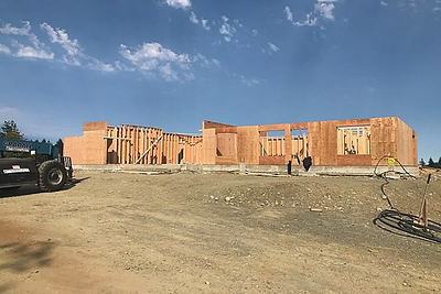 Wall Delivery (CNW Group/Atlas Engineered Products Ltd.)