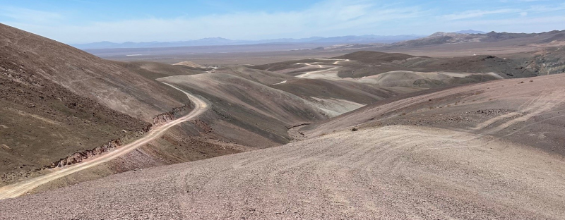 Figure 1: Cerro Blanco zone in the background with
the core shack being erected in the foreground