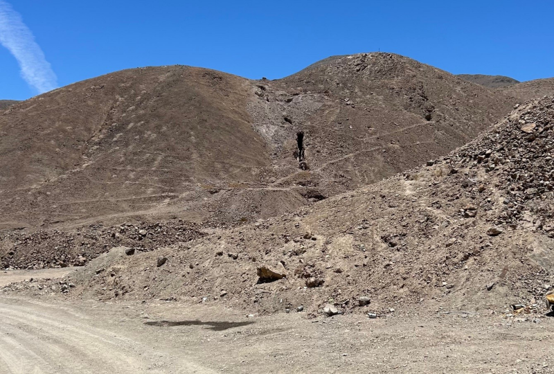 Figure 6:
Surface artisanal workings extending for over 1.5 km south of the
Feliz Retiro mine on Arco de Oro