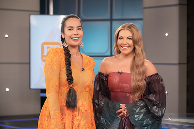 From left: Shayla Stonechild and Cheryl Hickey on Indigenous Artists & Icons: Celebrating the Future (CNW Group/Corus Entertainment Inc.)
