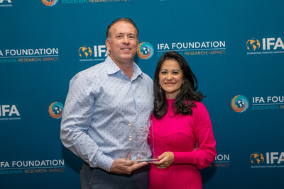 Noah Stone and Vy Tran of The Joint Chiropractic Awarded
Franchisee of the Year by International Franchise Association