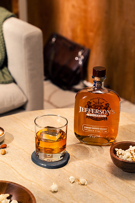 Jefferson's Bourbon Heads North Expanding Availability Across Ontario (CNW Group/Corby Spirit and Wine Communications)