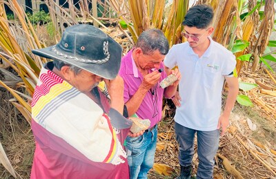 Image 8: Community engagement (CNW Group/Outcrop Silver & Gold Corporation)