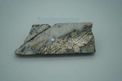 Image 4: Aguilar, hole DH369 from 164.00 to 164.63 metres downhole (CNW Group/Outcrop Silver & Gold Corporation)