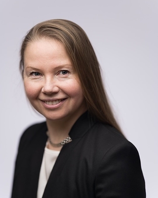 Zhenya Lindgardt, M.B.A.