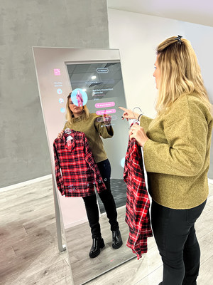 The MySizeID FirstLook smart mirror.