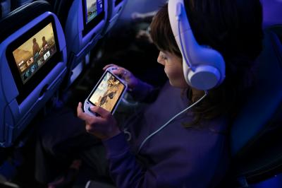 United Signs Starlink Deal to Provide Industry-Leading Connectivity in the Sky - For Free