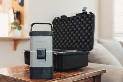 The Honeywell Air Detective allows HVAC service providers and environmental testing professionals to evaluate indoor air quality for spores and allergens.