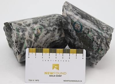 Figure 3. From NFGC-21-165 drill core interval approximately 297m down hole -- Figure 3. Example gold mineralization from NFGC-21-165 and NFGC-21-204
Note that these photos are not intended to be representative of gold mineralization in holes NFGC-21-165 and 204. (CNW Group/New Found Gold Corp.)